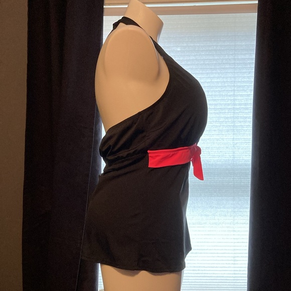 Shore Club adjustable tie halter padded tankini top with pink trim size 20 - Picture 5 of 5